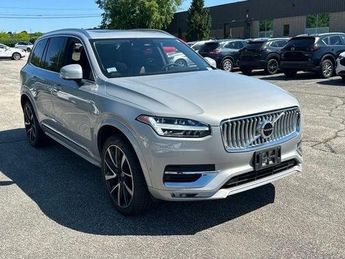 Silver 2023 Volvo XC90 B6 Plus 7-Seater
