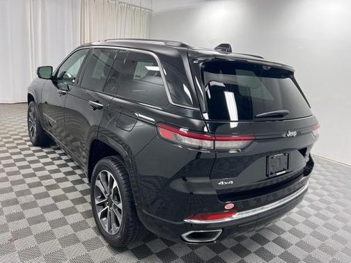 2022 Jeep Grand Cherokee Overland