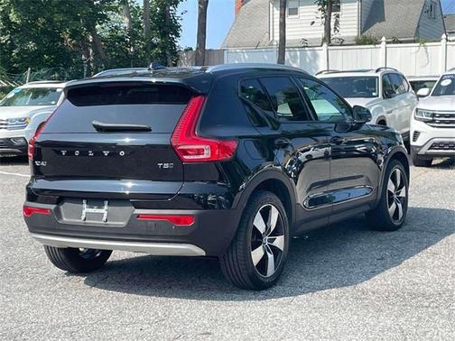 2020 Volvo XC40 T5 Momentum