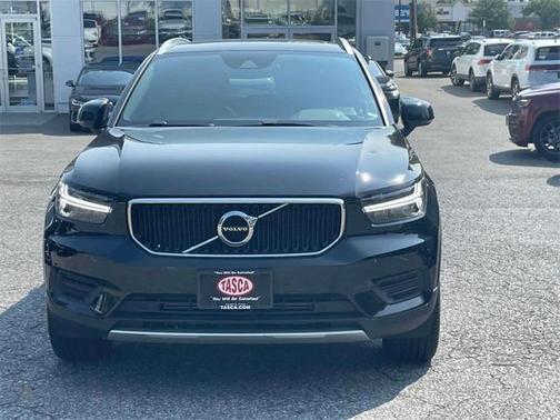2020 Volvo XC40 T5 Momentum
