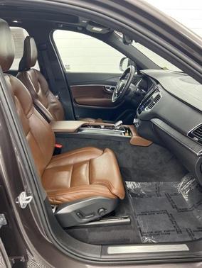 2024 Volvo XC90 Recharge Plug-In Hybrid T8 Ultimate Bright Theme 7-Seater