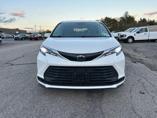 2021 Toyota Sienna LE