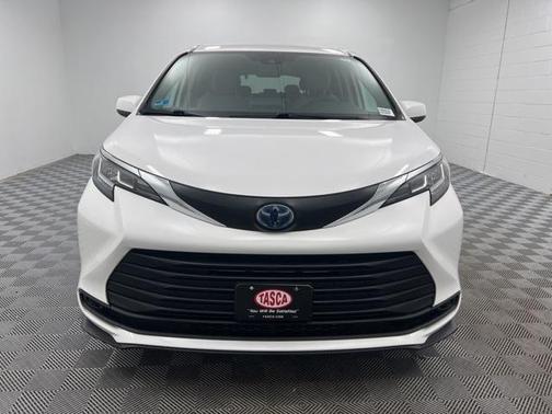 2021 Toyota Sienna LE