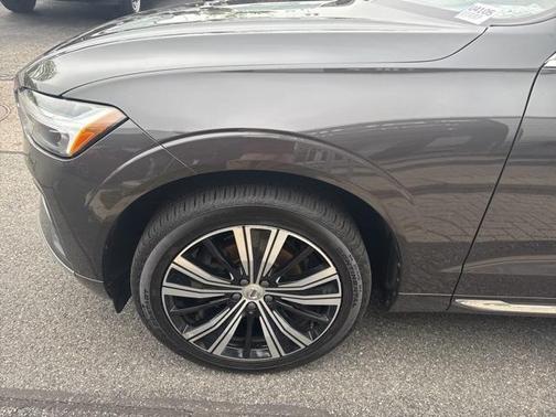 2022 Volvo XC60 B5 Inscription