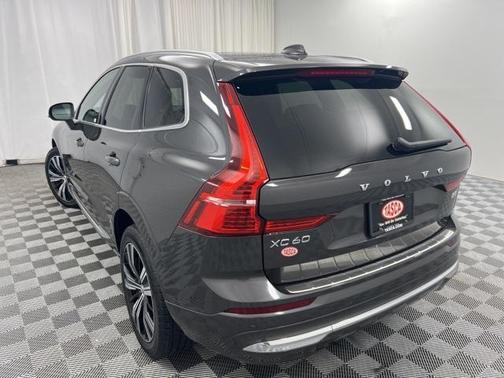 2022 Volvo XC60 B5 Inscription