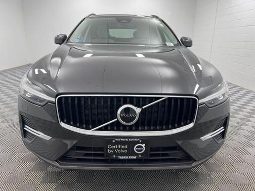 2022 Volvo XC60 B5 Momentum