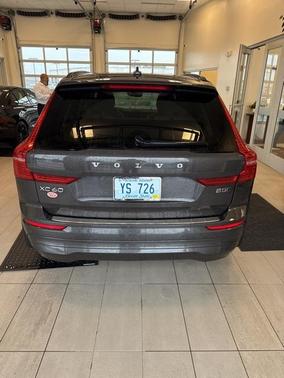 2022 Volvo XC60 B5 Momentum