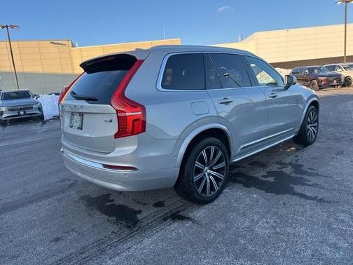 2025 Volvo XC90 B5 Plus