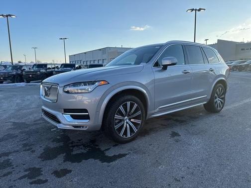 2025 Volvo XC90 B5 Plus