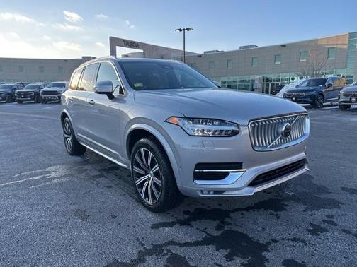 2025 Volvo XC90 B5 Plus