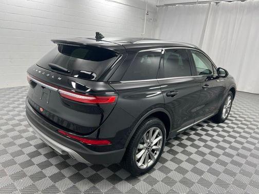 Infinite Black Metallic 2022 Lincoln Corsair Standard