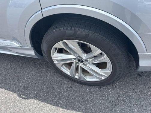 Florett Silver Metallic 2021 Audi Q7 55 Premium Plus