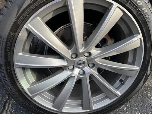 2023 Volvo XC90 B6 Ultimate 7-Seater