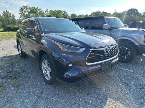 2022 Toyota Highlander LE
