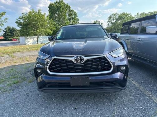 2022 Toyota Highlander LE