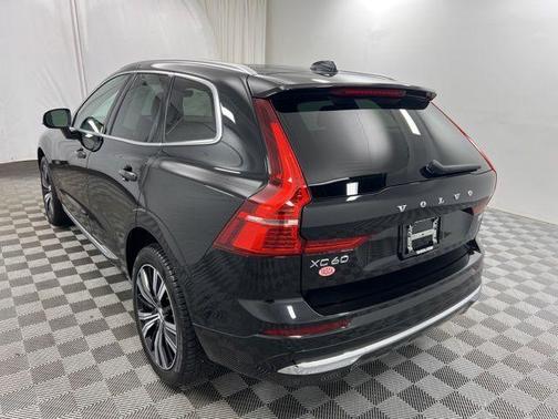 Onyx Black Metallic 2023 Volvo XC60 B5 Ultimate Bright Theme