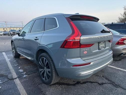 2022 Volvo XC60 B5 Inscription
