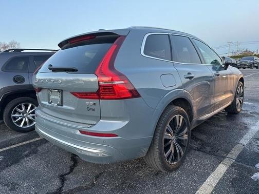 2022 Volvo XC60 B5 Inscription