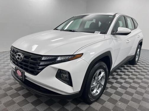 2023 Hyundai TUCSON SE