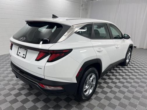 2023 Hyundai TUCSON SE
