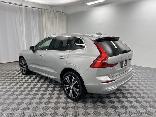 2022 Volvo XC60 B5 Inscription