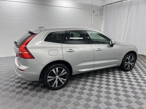 2022 Volvo XC60 B5 Inscription