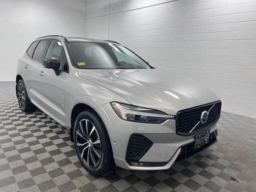2023 Volvo XC60 B5 Plus Dark Theme