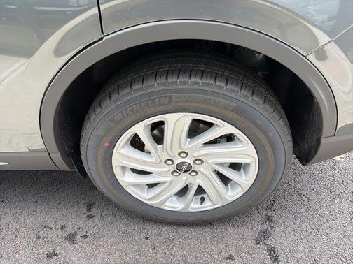 Metallic 2026 Lincoln Corsair Premiere