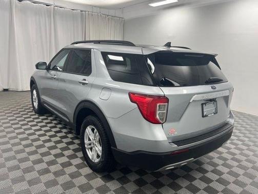Iconic Silver Metallic 2023 Ford Explorer XLT