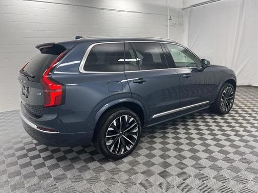 2025 Volvo XC90 Plug-In Hybrid T8 Ultra 7-Seater