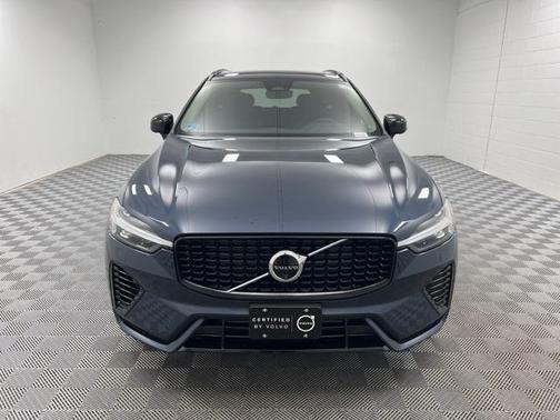 2024 Volvo XC60 Recharge Plug-In Hybrid T8 Plus Dark Theme