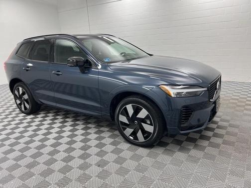 2024 Volvo XC60 Recharge Plug-In Hybrid T8 Plus Dark Theme