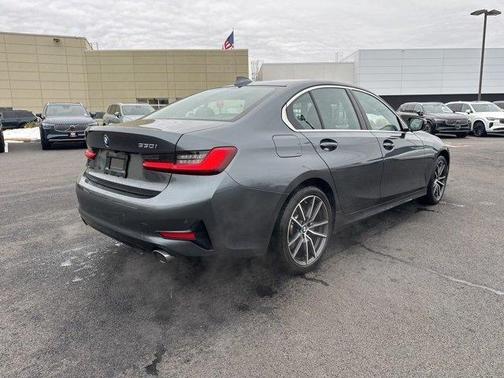 2019 BMW 330 i xDrive