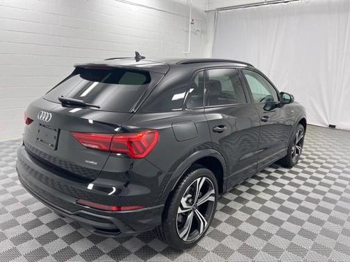 2024 Audi Q3 45 S line Premium