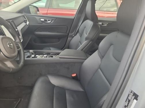 2025 Volvo S60 B5 Core