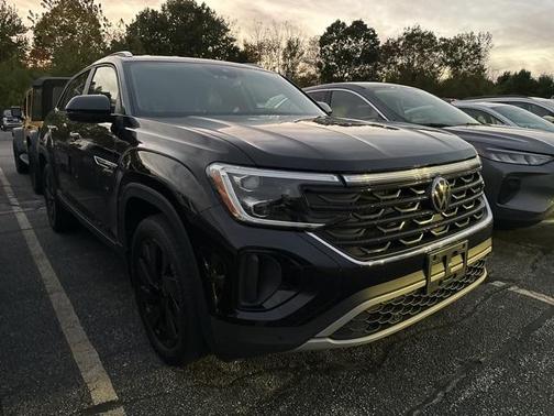 2024 Volkswagen Atlas Cross Sport 2.0T SE w/Technology