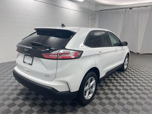 Oxford White 2024 Ford Edge SE