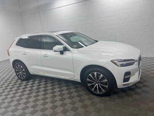 Crystal White Metallic 2023 Volvo XC60 B5 Plus Bright Theme