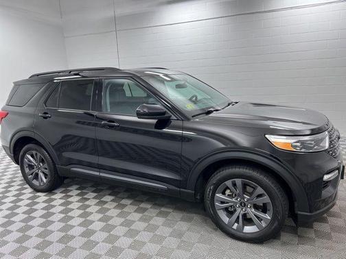 Agate Black Metallic 2023 Ford Explorer XLT