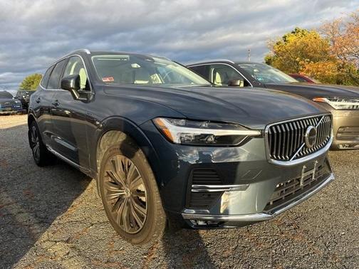2022 Volvo XC60 B5 Inscription