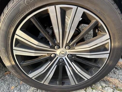 2022 Volvo XC60 B5 Inscription