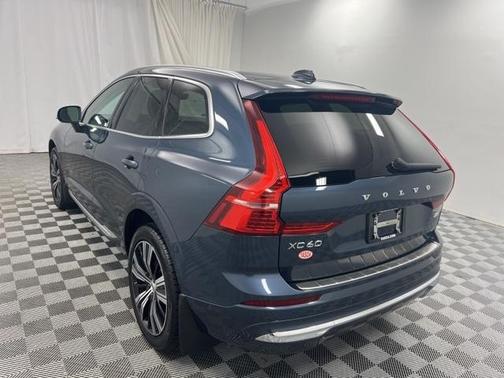 2022 Volvo XC60 B5 Inscription