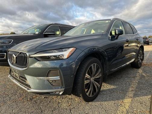2022 Volvo XC60 B5 Inscription