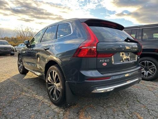 2022 Volvo XC60 B5 Inscription