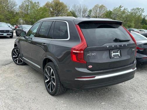 Platinum Gray Metallic 2023 Volvo XC90 B6 Plus 6-Seater