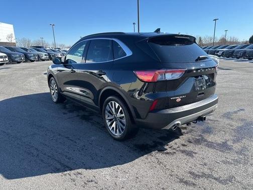 2022 Ford Escape Titanium