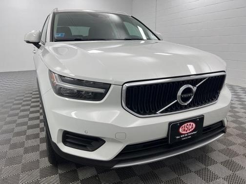2020 Volvo XC40 T5 Momentum
