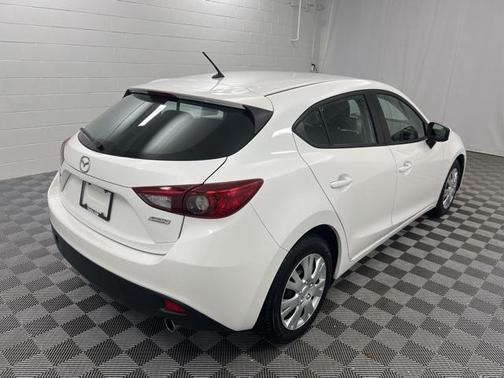 2016 Mazda Mazda3 i Sport