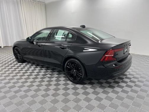 2024 Volvo S60 B5 Plus Black Edition