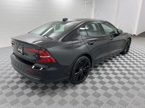 2024 Volvo S60 B5 Plus Black Edition